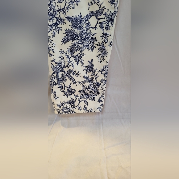 Talbot's women's size 12 Slim Ankle Jean - Picture 3 of 9